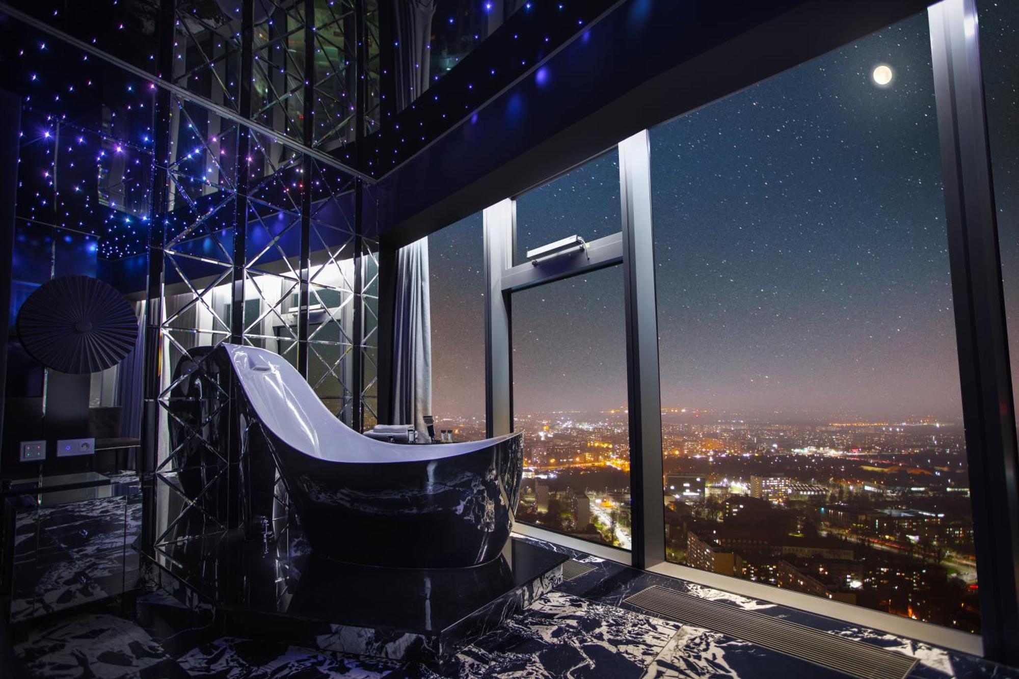 30Th+ Floor Apartments In Sky Tower Breslávia Exterior foto